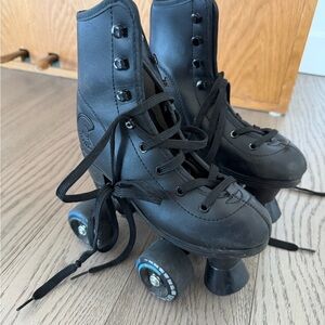C7 Girls Black Quad Roller Skates